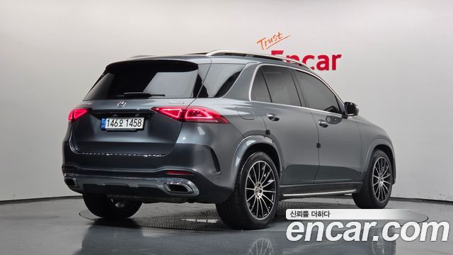 Mercedes-Benz GLE-Class 2022 — photo 2