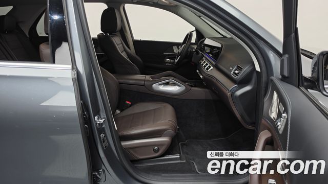 Mercedes-Benz GLE-Class 2022 — photo 16
