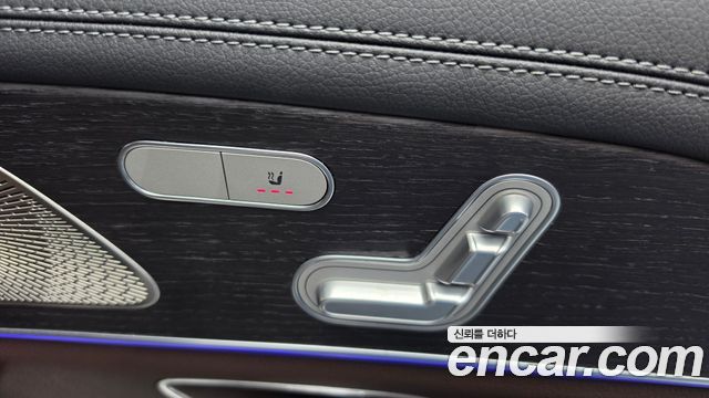 Mercedes-Benz GLE-Class 2022 — photo 36