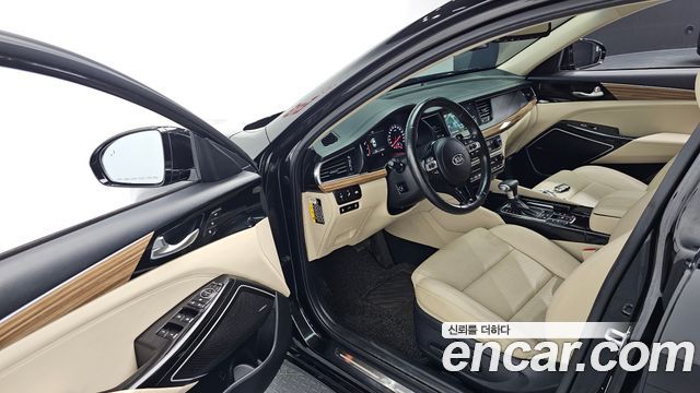 Kia K7 2017 — photo 13
