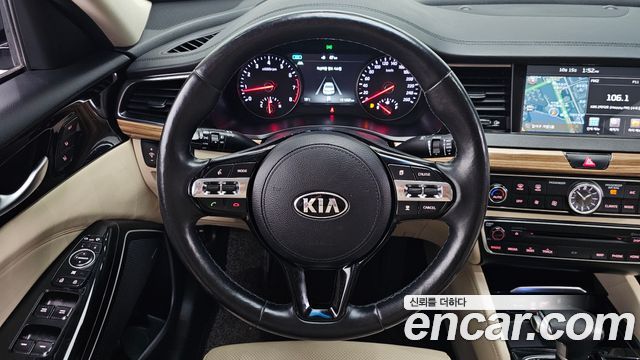 Kia K7 2017 — photo 19