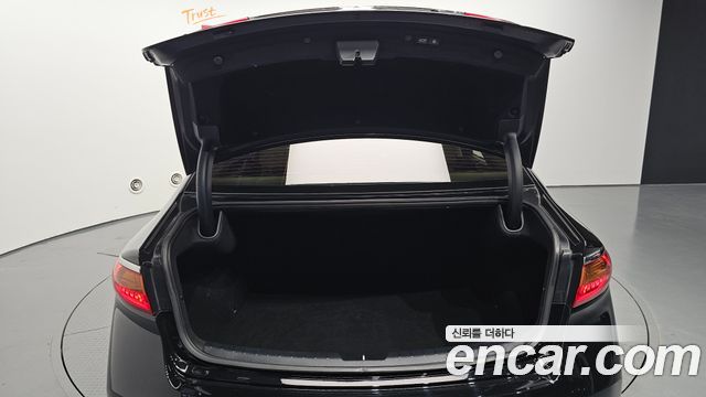 Kia K7 2017 — photo 26