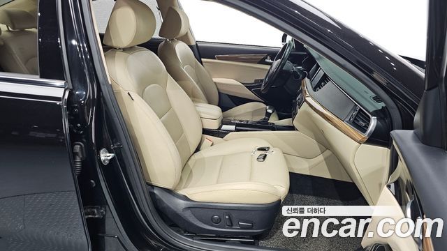 Kia K7 2017 — photo 16