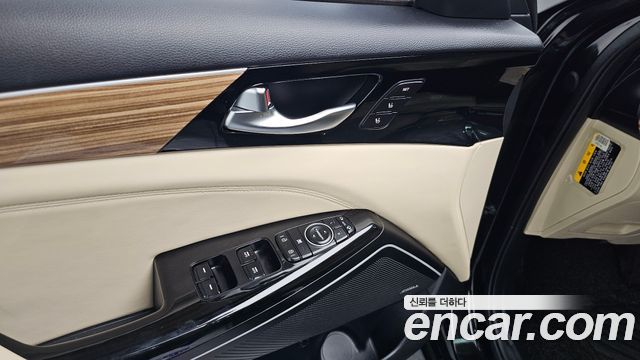 Kia K7 2017 — photo 31