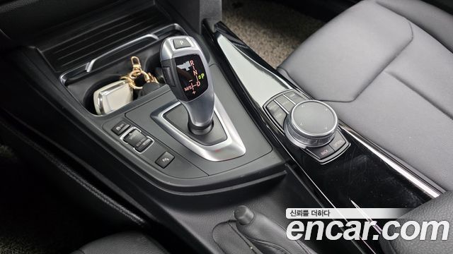 BMW 3-Series 2017 — photo 9