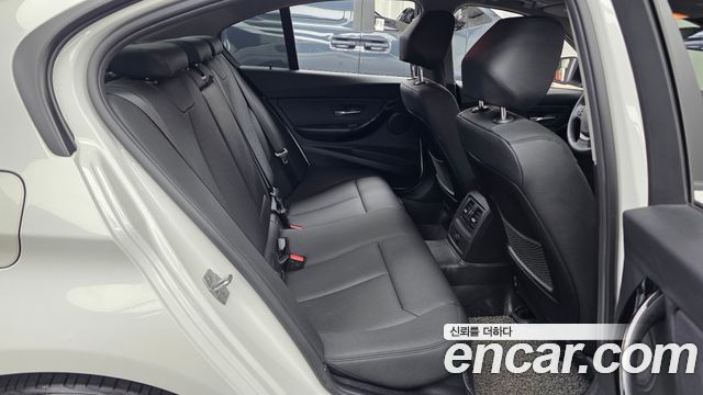 BMW 3-Series 2017 — photo 12