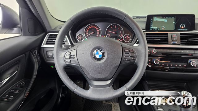 BMW 3-Series 2017 — photo 13