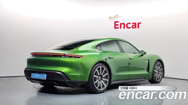 Porsche Taycan 2022 — photo 2