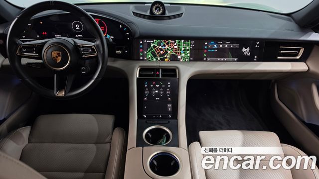 Porsche Taycan 2022 — photo 10