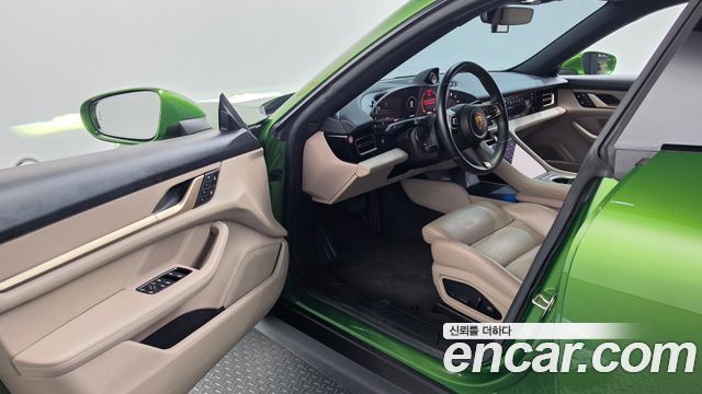 Porsche Taycan 2022 — photo 13