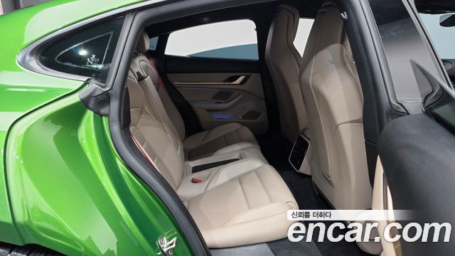 Porsche Taycan 2022 — photo 17