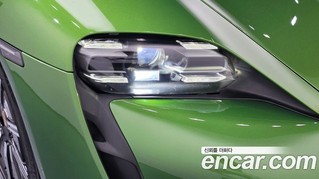 Porsche Taycan 2022 — photo 8