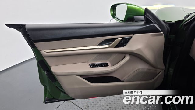 Porsche Taycan 2022 — photo 14