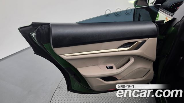 Porsche Taycan 2022 — photo 15