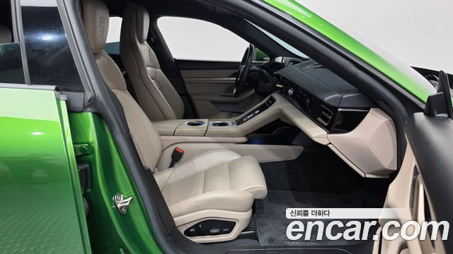 Porsche Taycan 2022 — photo 16