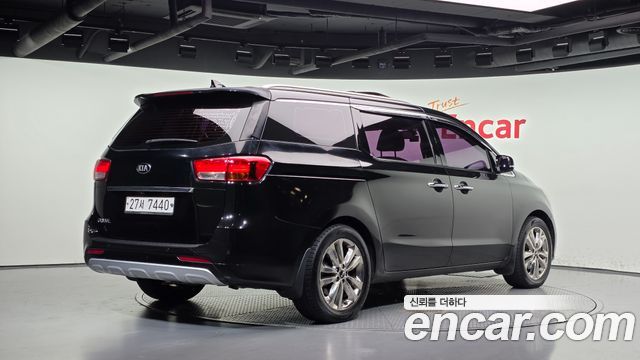 Kia Canival 2015 — photo 2