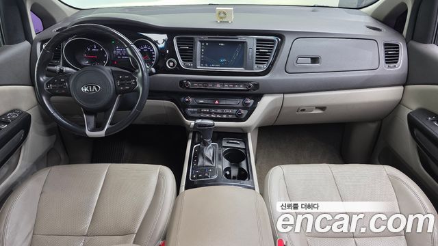 Kia Canival 2015 — photo 7