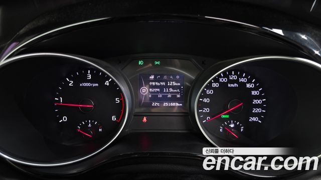 Kia Canival 2015 — photo 8
