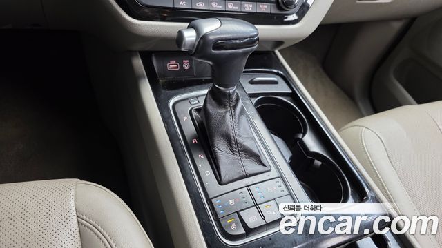 Kia Canival 2015 — photo 9