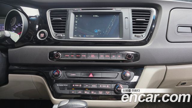 Kia Canival 2015 — photo 14
