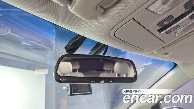 Kia Canival 2015 — photo 18