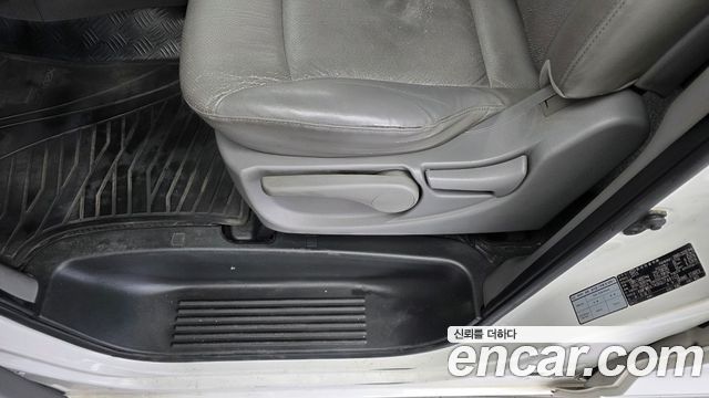 Hyundai Starex 2016 — photo 28