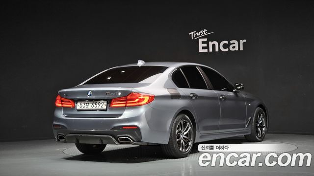 BMW 5-Series 2017 — photo 2