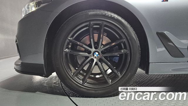 BMW 5-Series 2017 — photo 5