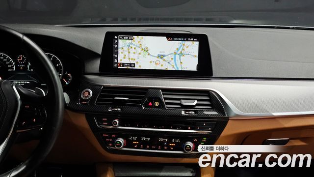 BMW 5-Series 2017 — photo 14
