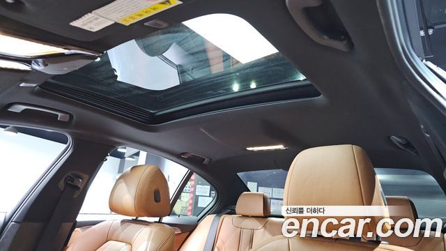 BMW 5-Series 2017 — photo 18