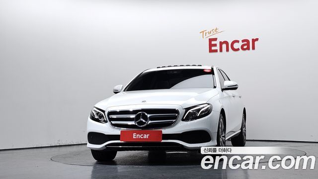 Mercedes-Benz E-Class 2020 — photo 3