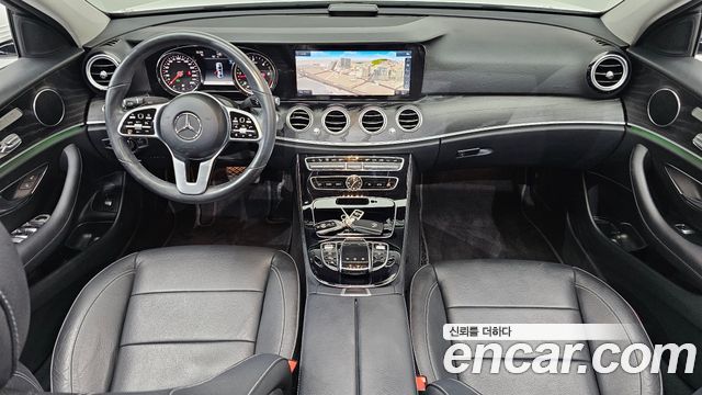 Mercedes-Benz E-Class 2020 — photo 10