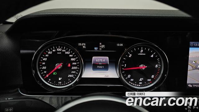 Mercedes-Benz E-Class 2020 — photo 11