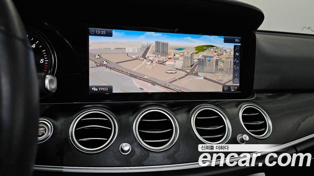 Mercedes-Benz E-Class 2020 — photo 21
