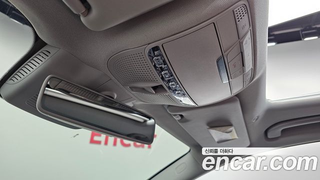 Mercedes-Benz E-Class 2020 — photo 23