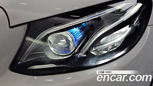 Mercedes-Benz E-Class 2020 — photo 8