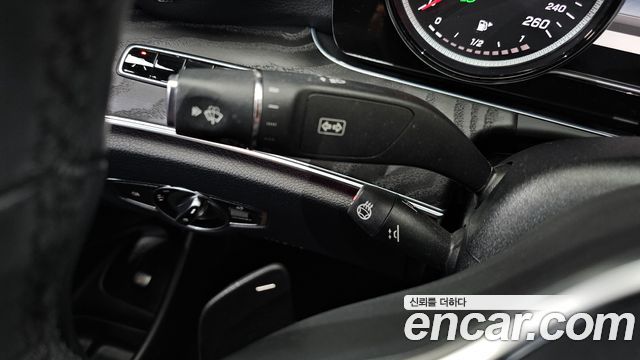 Mercedes-Benz E-Class 2020 — photo 29
