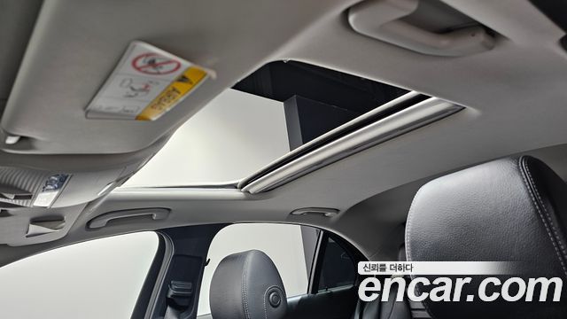 Mercedes-Benz E-Class 2020 — photo 30