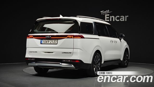 Kia Canival 2021 — photo 2