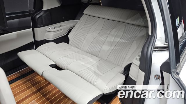 Kia Canival 2021 — photo 19