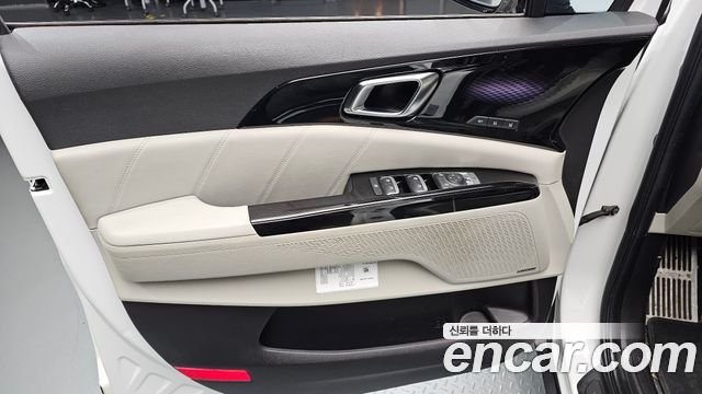 Kia Canival 2021 — photo 14