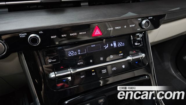 Kia Canival 2021 — photo 30