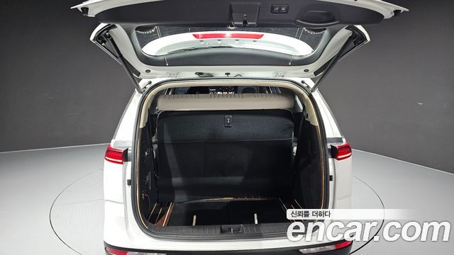 Kia Canival 2021 — photo 44