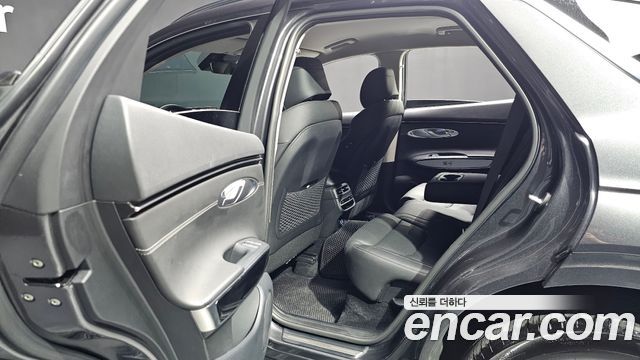 Genesis GV70 2021 — photo 11