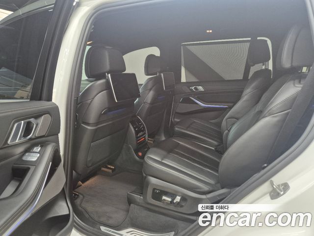 BMW X7 2021 — photo 17