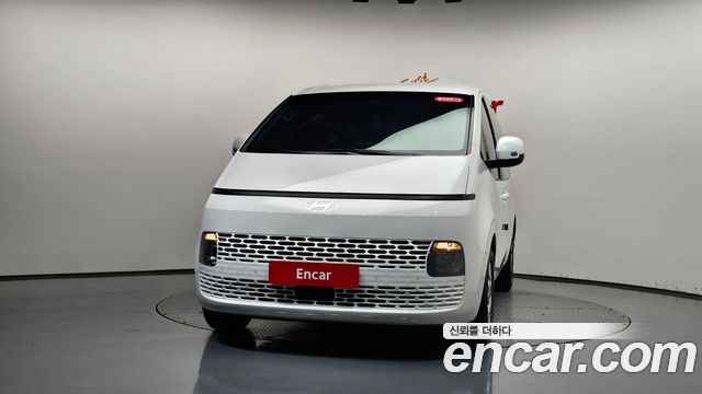 Hyundai Staria 2025 — photo 3