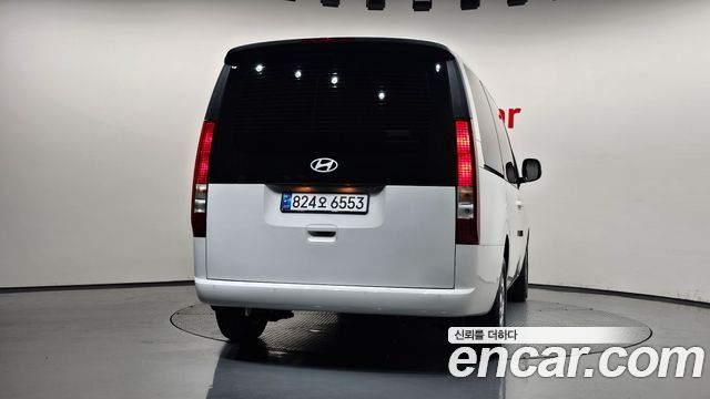 Hyundai Staria 2025 — photo 4
