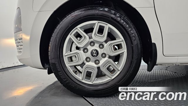 Hyundai Staria 2025 — photo 5