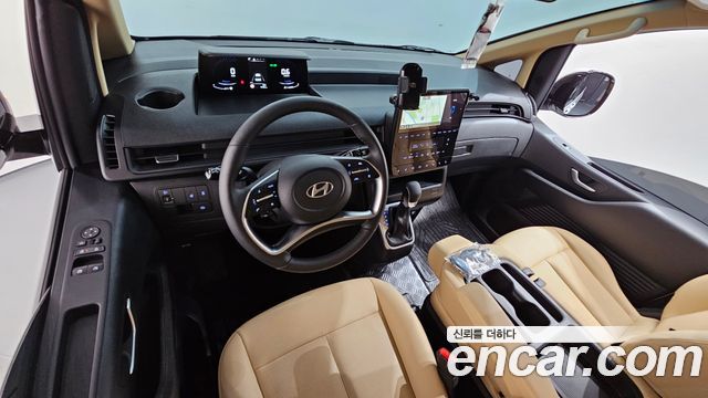Hyundai Staria 2025 — photo 10