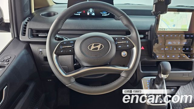 Hyundai Staria 2025 — photo 19